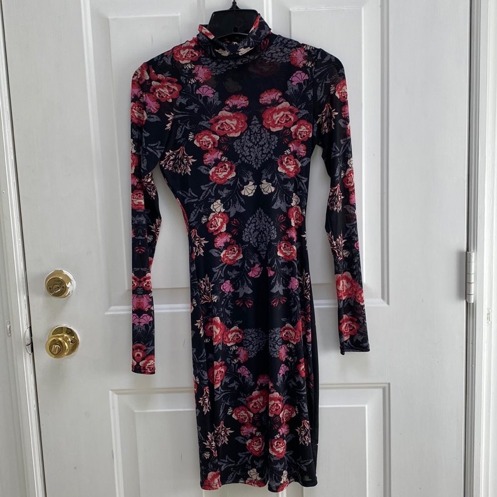 Junior’s size XS, black/floral dress.